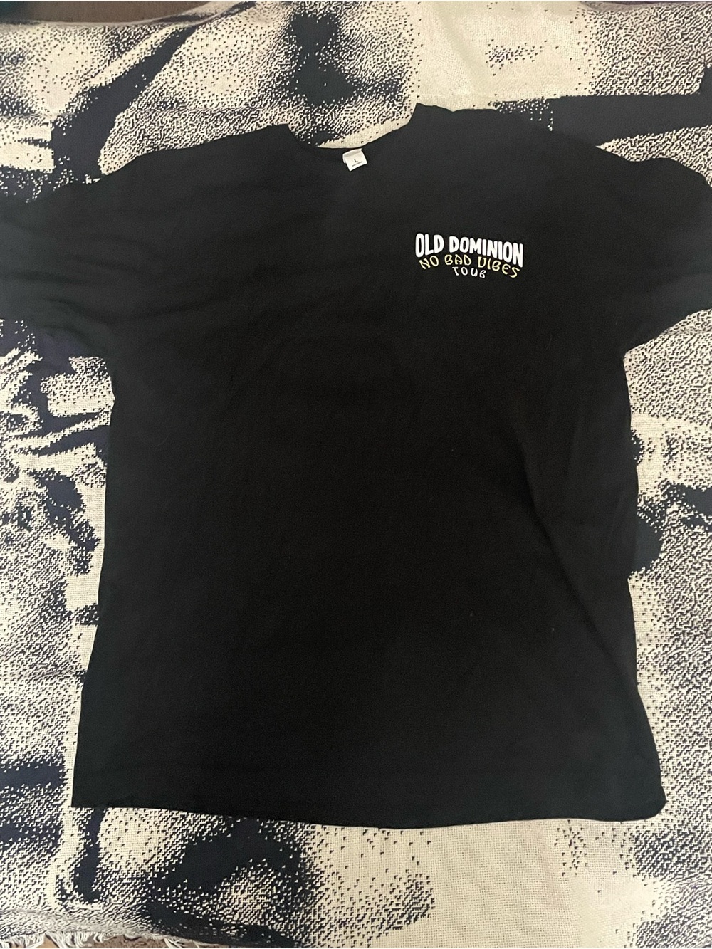 Old Dominion No Bad Vibes Tour T-shirt 2023 Size Adult Large